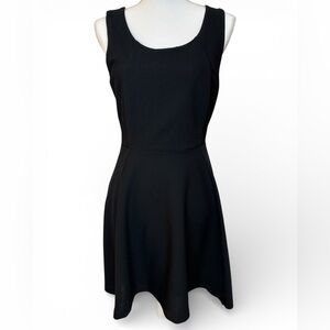 Express Black Sleeveless Scoop-Neck Mini Dress Size M